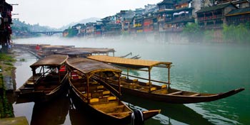 長(zhǎng)沙出發(fā)到黃龍洞、張家界、天門山、鳳凰古城四日游